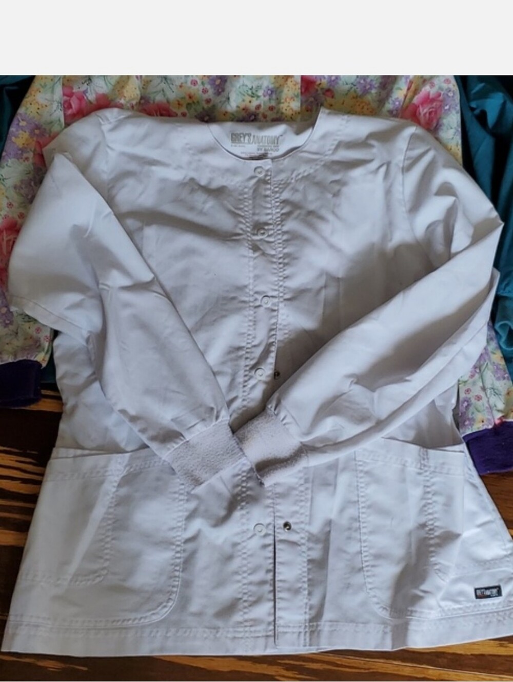 Large Scrub Jackets - Picture 2 of 4
